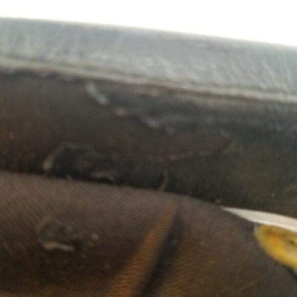 Ferragamo Leather Trifold Wallet Gancini Black Gold Hardware Used USA 6"x4 - Picture 5 of 7